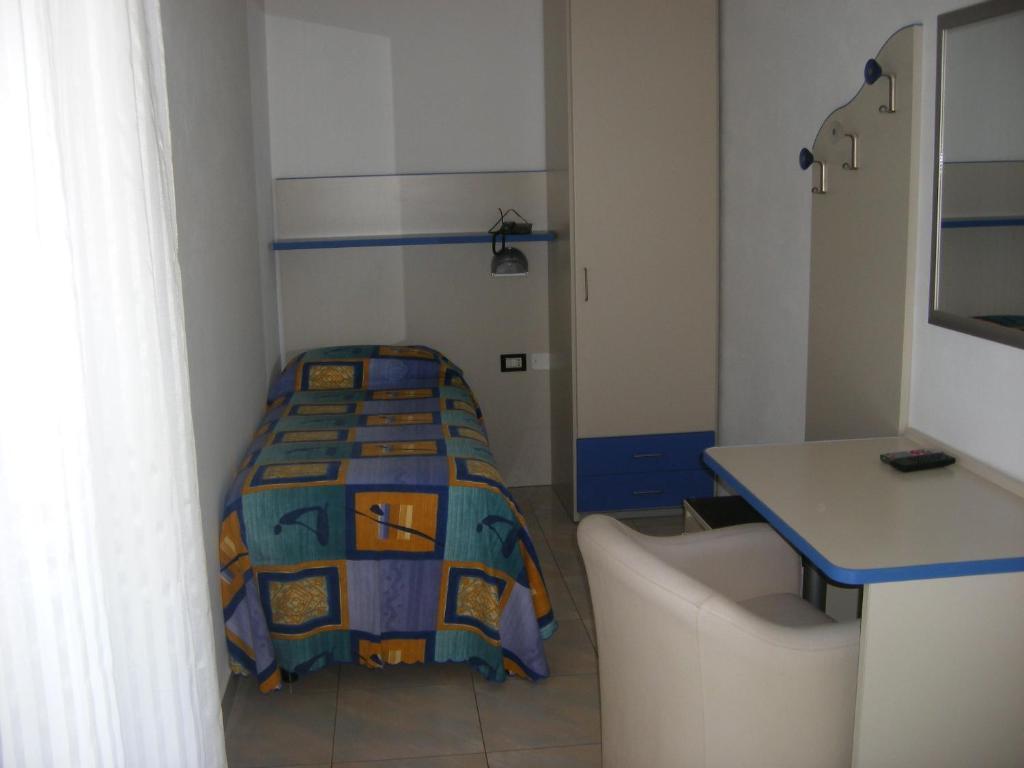 Single Room,344204692:JPEG